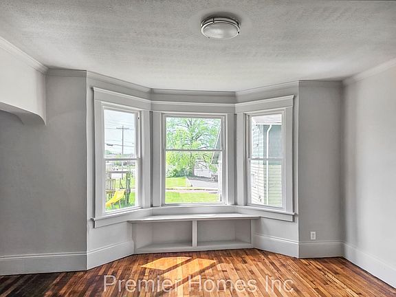 3rd image of 1309 Piedmont Ave NE