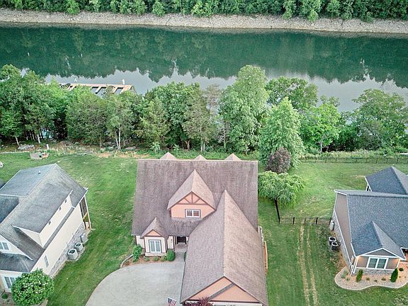 2nd image of 155 W Canterbury Dr