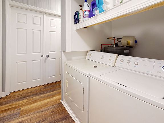 5th image of 1620 Redcoat Dr