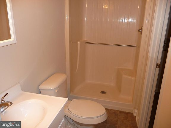3rd image of 416 Pleasants Dr