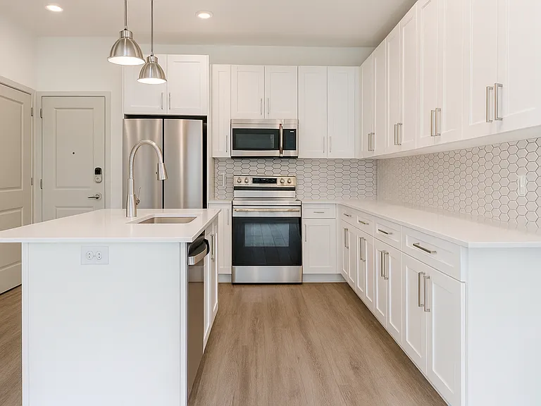The Lowe — Photo 21