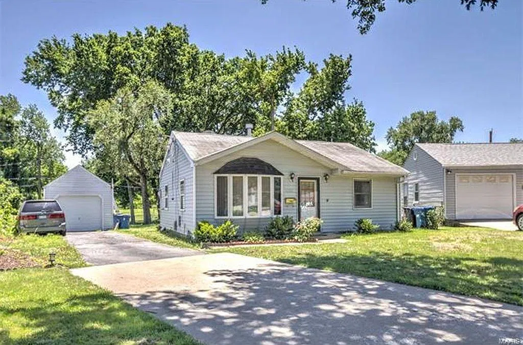 2 bed, 924 sqft, $1,200 — Photo 1