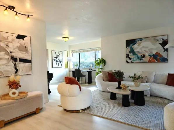 154 Granada Dr, Mountain View, CA 94043