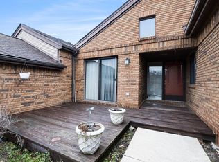 3985 Ridgmaar Sq, Ann Arbor, MI 48105