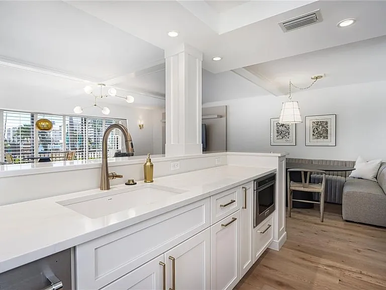 222 Harbour Dr #105 — Photo 6