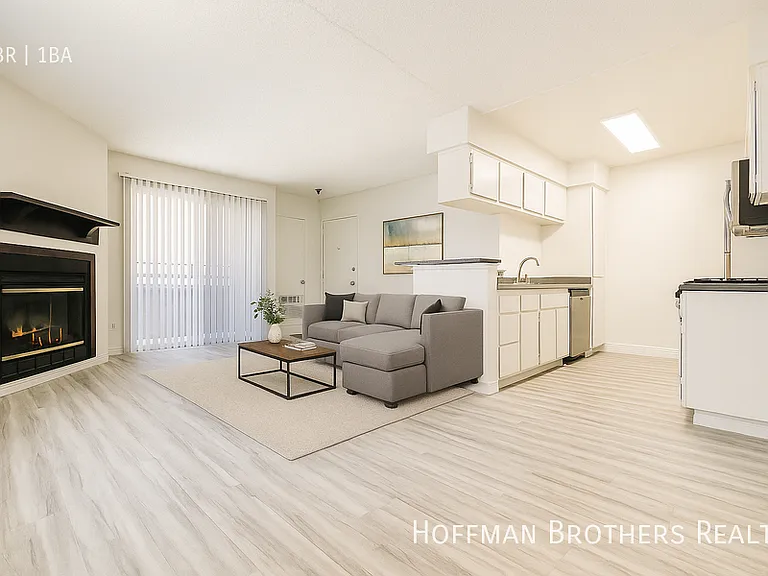 10346 Commerce Ave #19 — Photo 3
