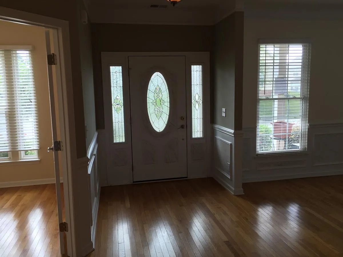 4 bed, 2776 sqft, $3,450 — Photo 4