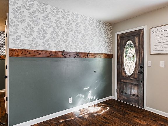 4th image of 108 Howard St