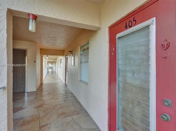 1030 Country Club Dr APT 405, Pompano Beach, FL 33063