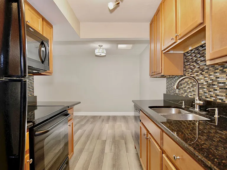 2942 Plaza Terrace Dr — Photo 9