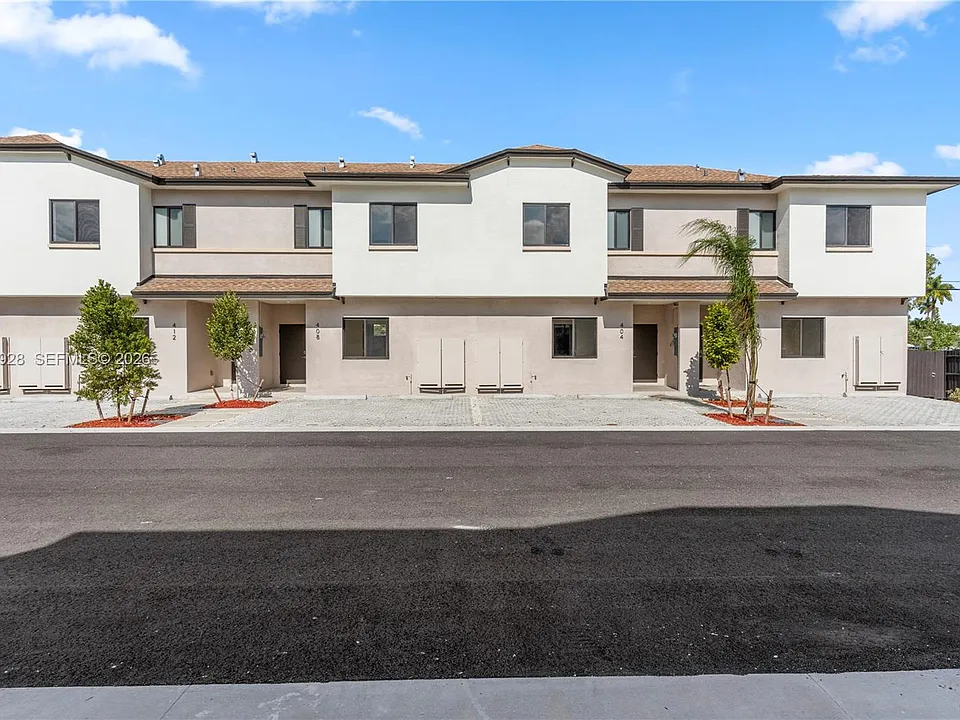 405 SW Palm Ter #405