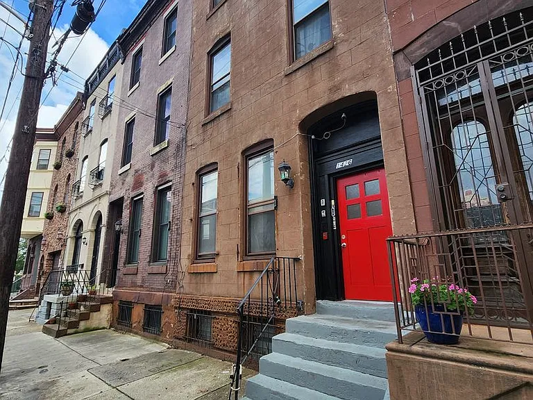 Spacious 2 bedroom unit in a great area in Graduate hospital — Photo 14