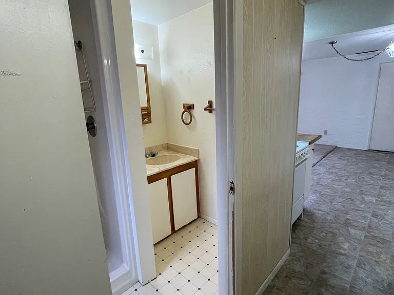 210 Daniels Dr — Photo 34