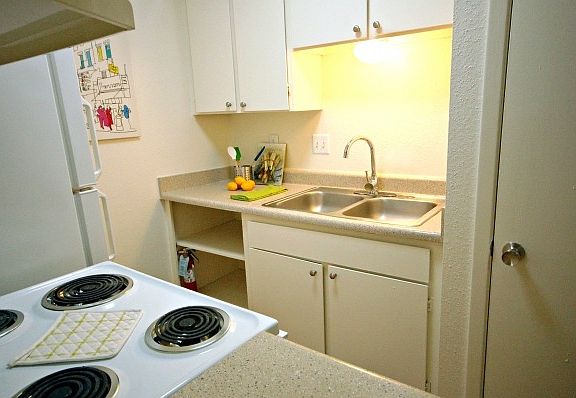 4th image of 2520 Elmont Dr APT 101