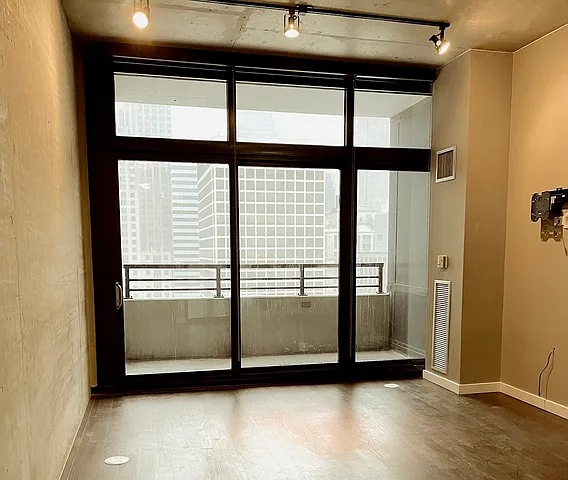 235 W Van Buren St #2521 — Photo 5