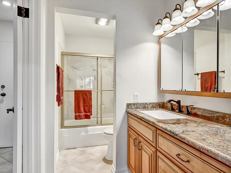 359 Half Moon Ln #304 — Photo 7