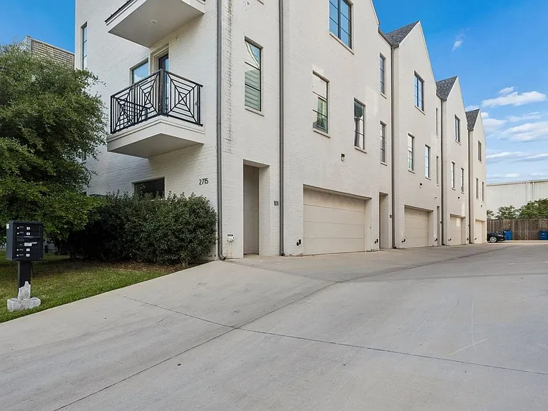 Olerio Homes built this wonderful townhome/condo project