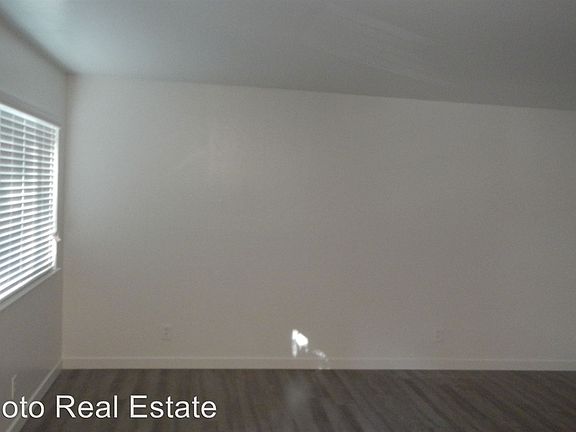 4th image of 6045 S Land Park Dr