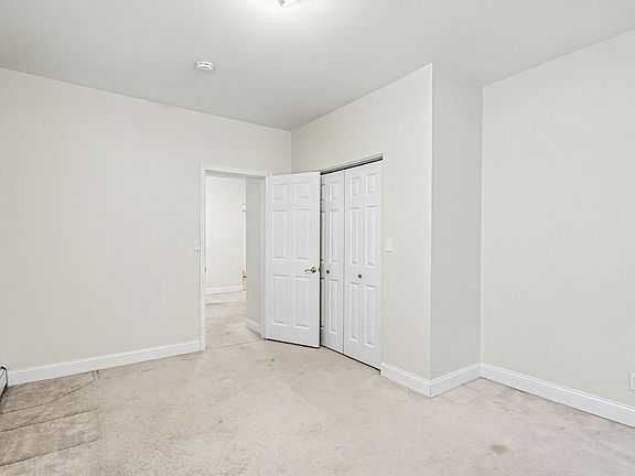 4th image of 439 Market St APT 1