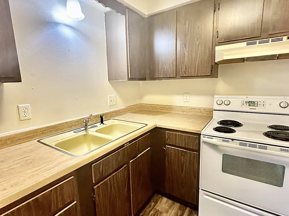 206 N Madison St #3