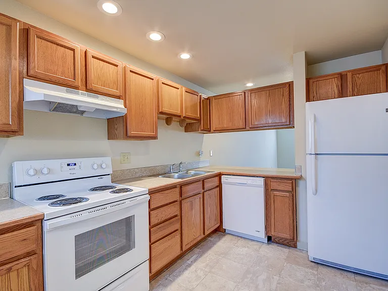 M0832 Arbor Terrace Apartments — Photo 1