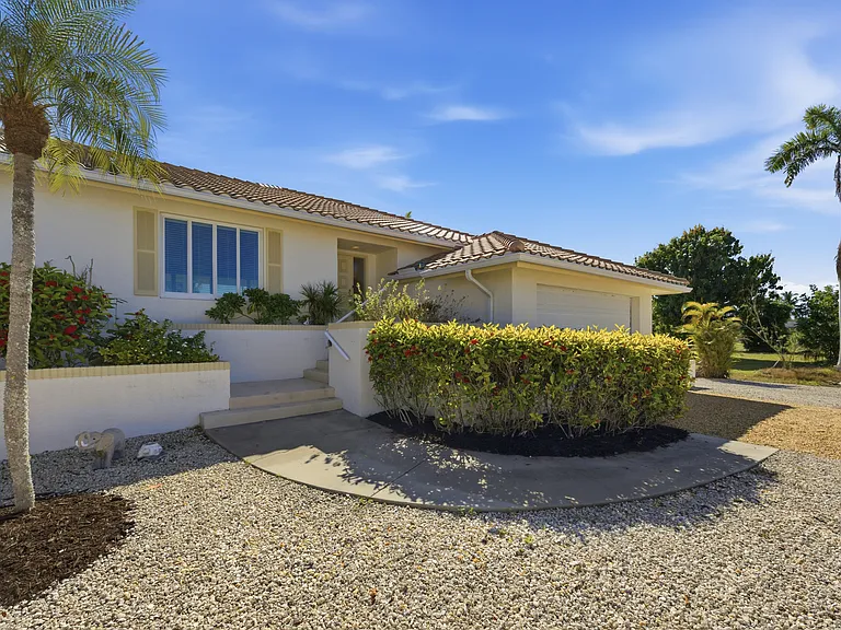 1235 Par View Dr — Photo 3
