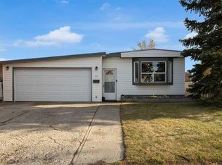 47 NW Huntstrom Dr NE, Calgary, AB T2K5T4