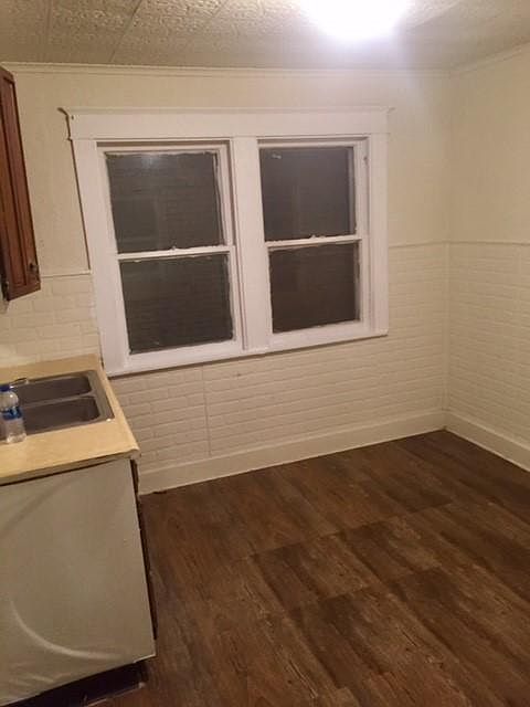 1st image of 122 Wilkes Ave