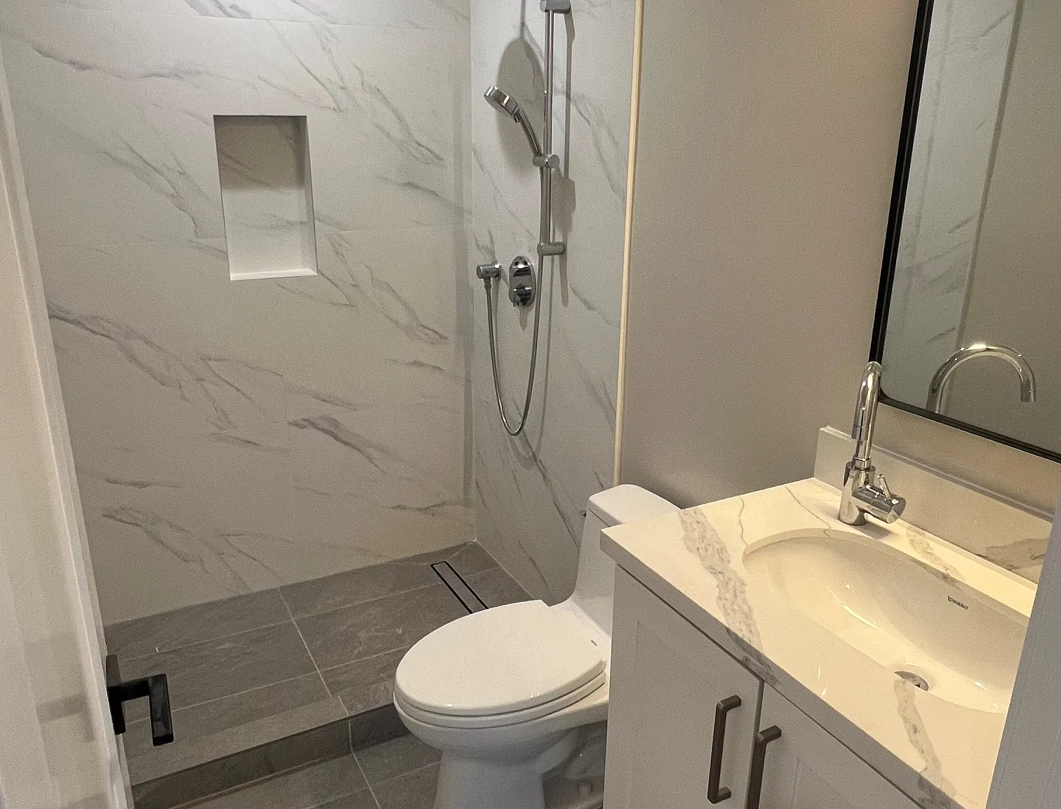 3 bed, $4,695 — Photo 4