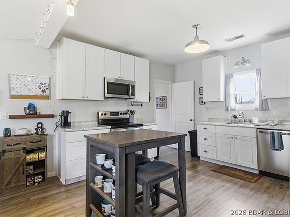 4th image of 502 W 6th St
