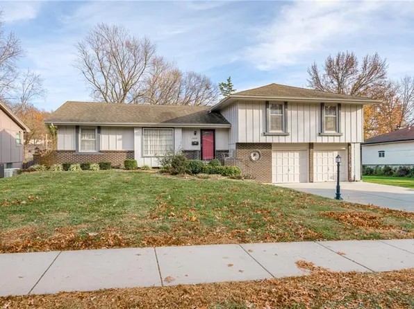 8809 Outlook Dr, Overland Park, KS 66207