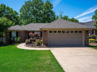 74 Garden Oaks Dr, Maumelle, AR 72113
