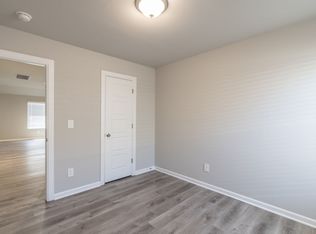 10412 SW 38th St, Mustang, OK 73064