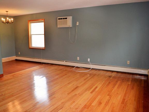 3rd image of 315 5th St SE APT 203