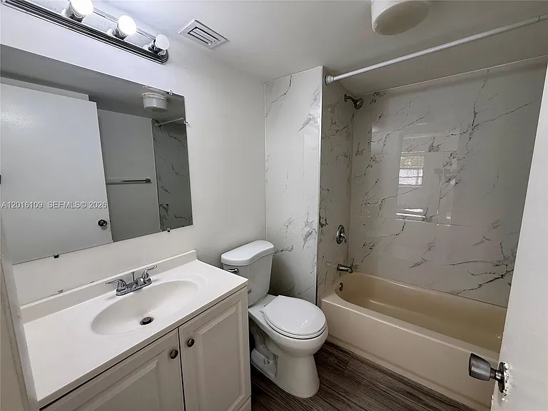 1075 Riverside Dr #306 — Photo 20