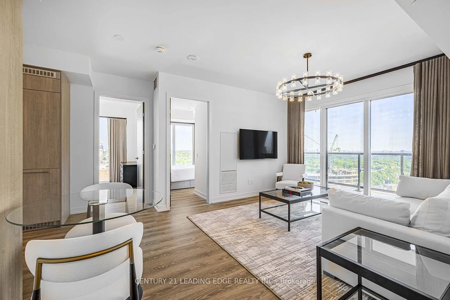 3 bed, $6,200 — Photo 1