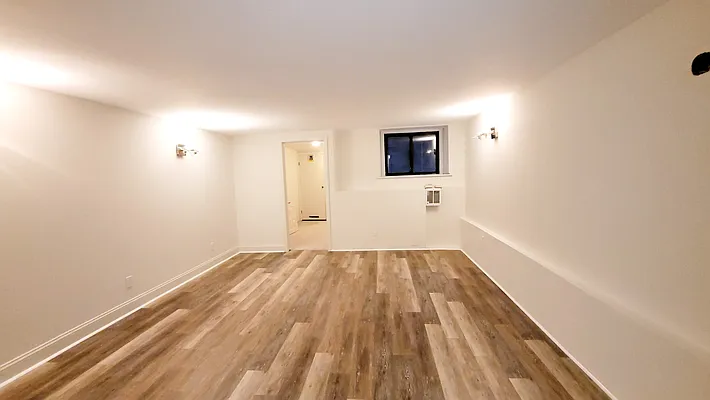 Rented by Mallan Real Estate Inc | media 12