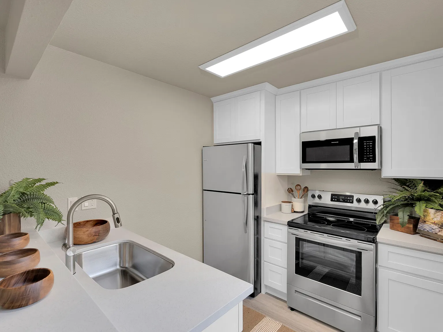 River Walk Apartments — Photo 3
