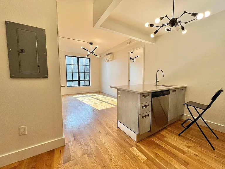 12 Ford St #7C — Photo 5