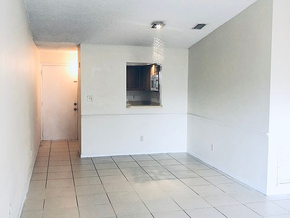 5th image of 2977 S Fern Creek Ave