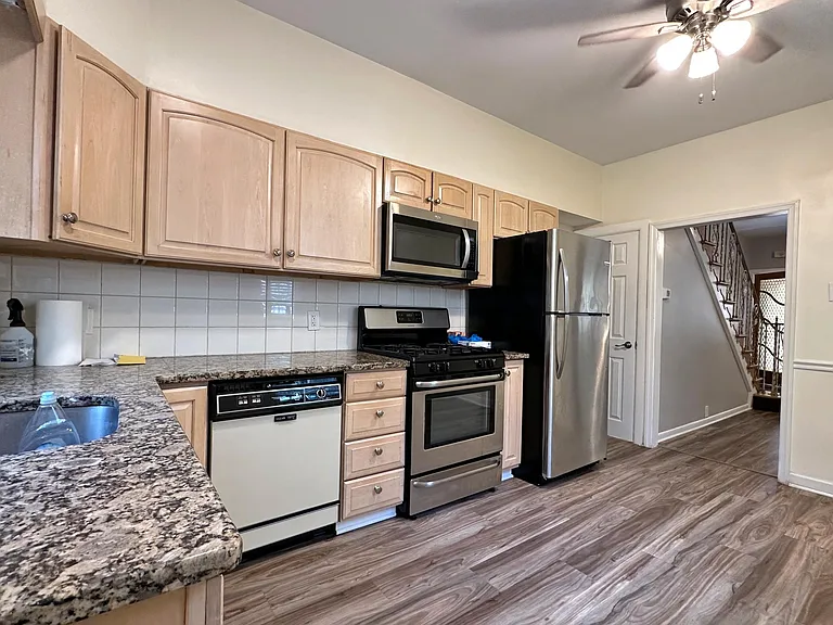 2509 S Rosewood St — Photo 16