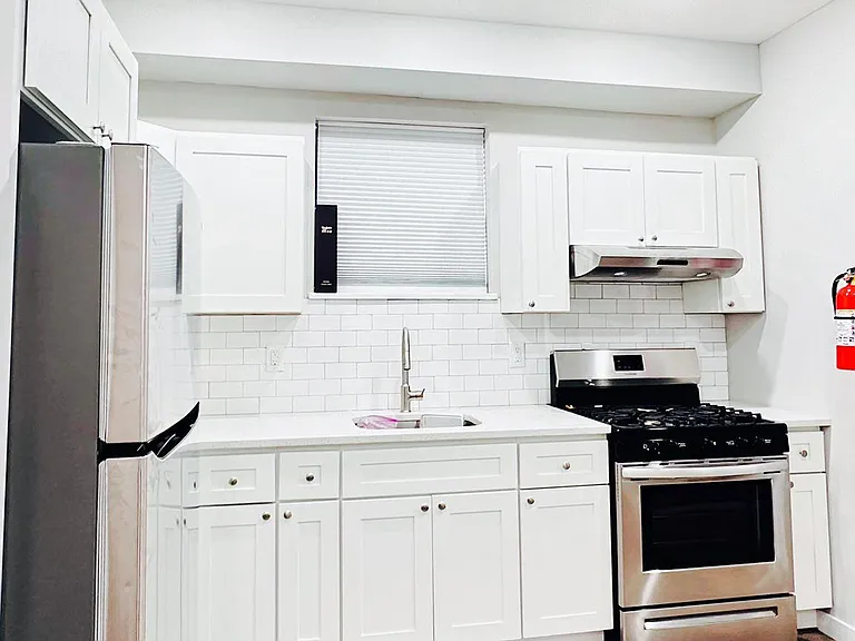 22 Arlington St #2 — Photo 2