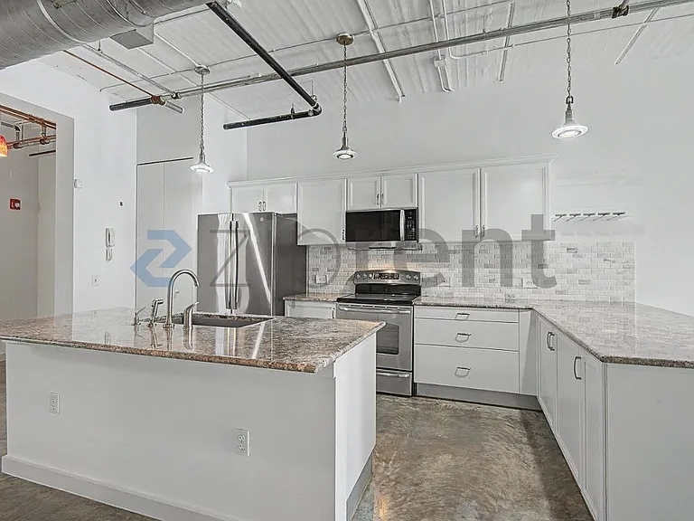 103 SE 4th Ave #203 — Photo 14