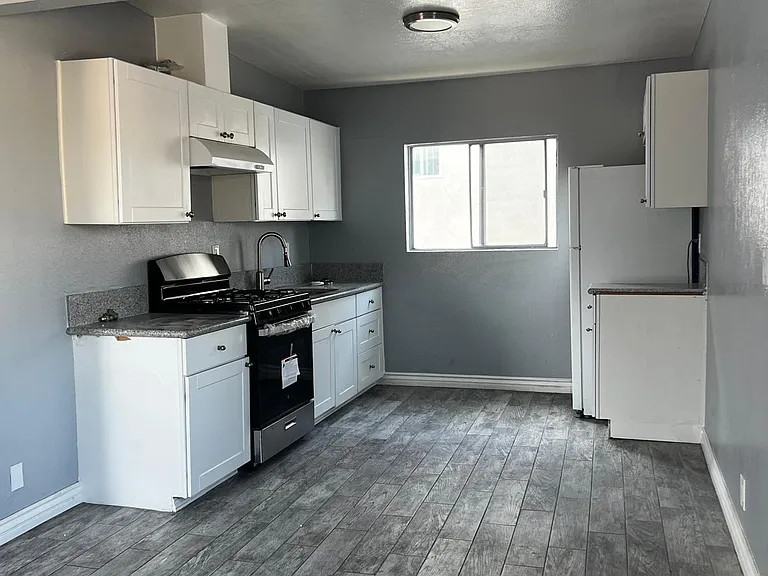 120 W 73rd St #4 — Photo 1