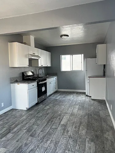 120 W 73rd St Photo 1