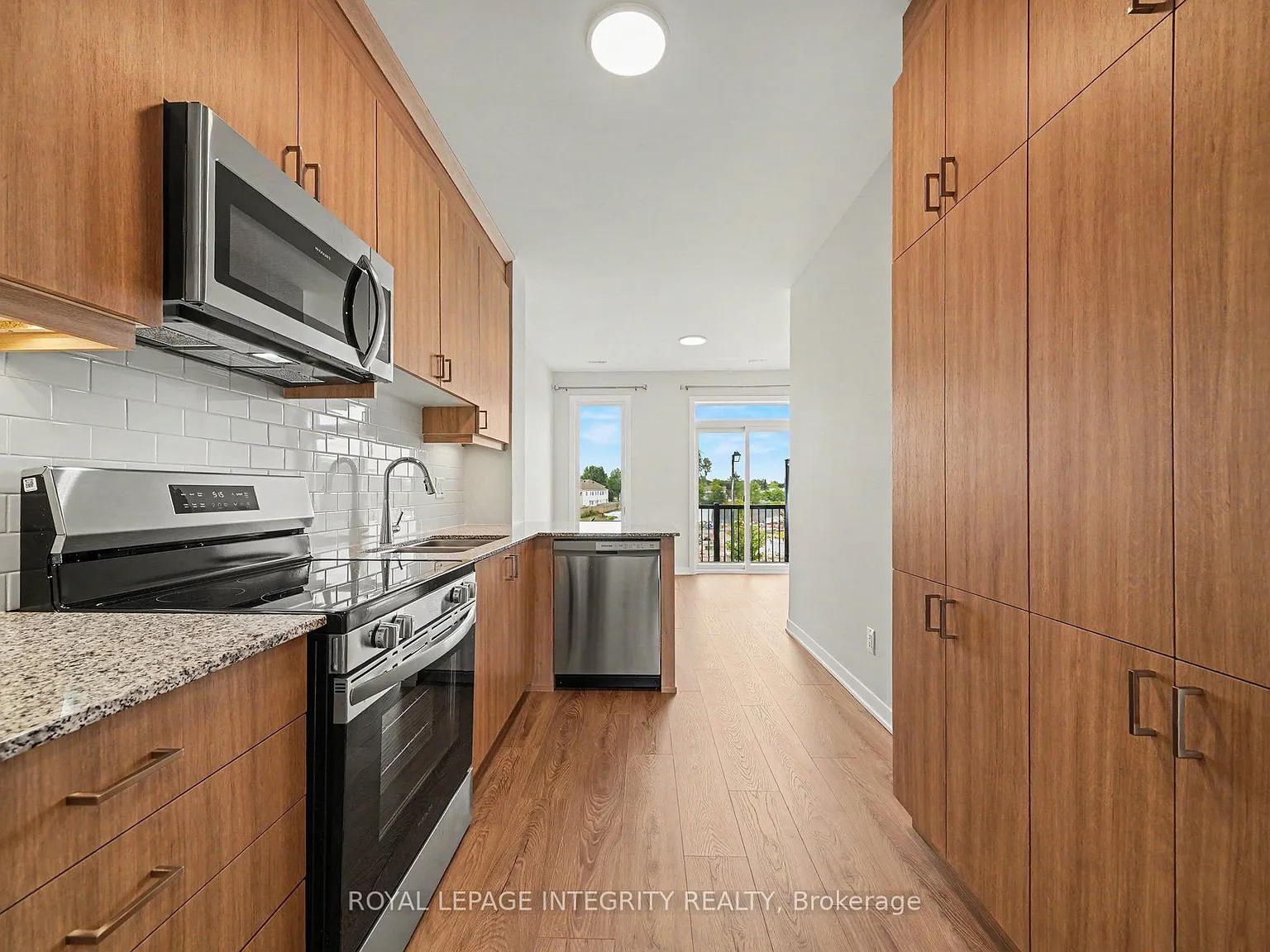 3 bed, $2,200 — Photo 3