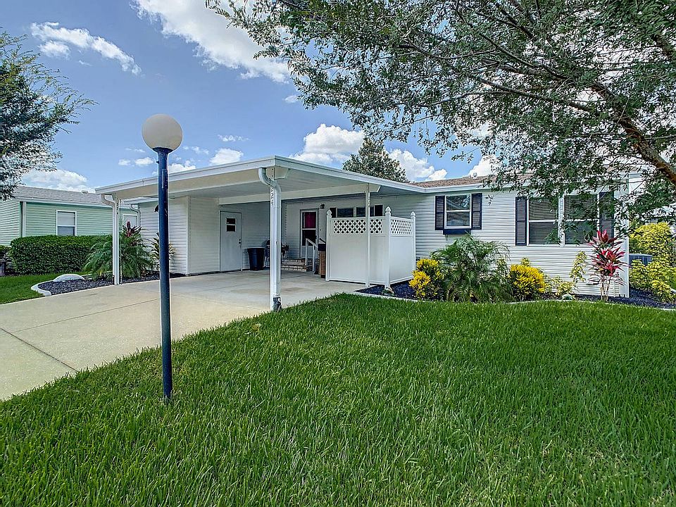 1st image of 224 Blue Heron Lake Cir