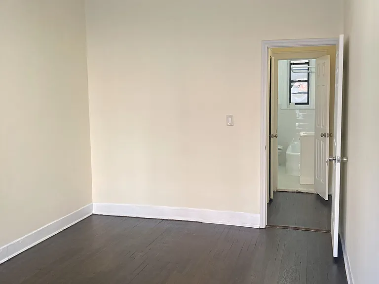 45-54 39th Pl #2E — Photo 11