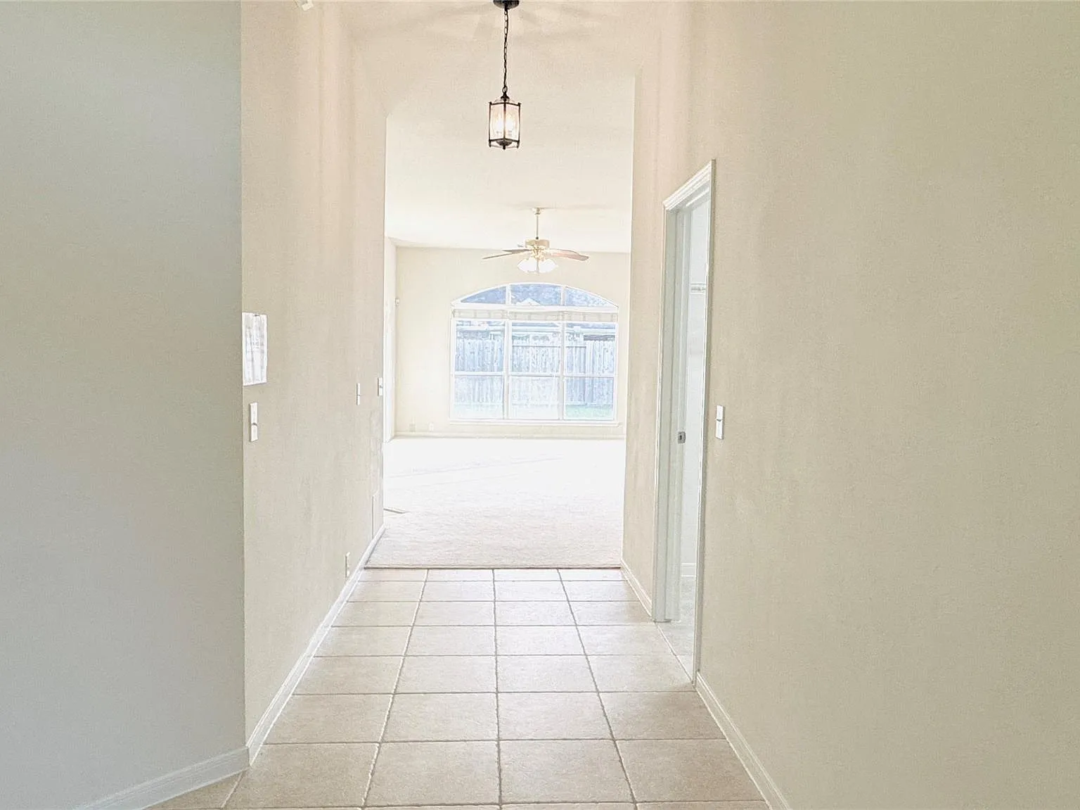 3 bed, 2.0 bath, 2336 sqft, $2,200 — Photo 2