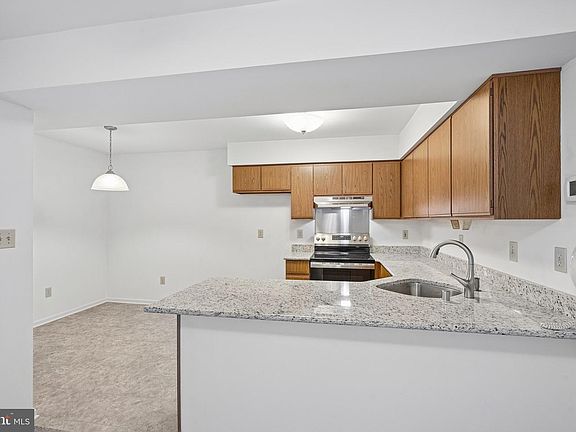 5th image of 8 O'Rourke Ct